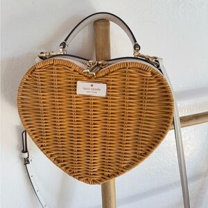 Kate Spade New York
Saffiano Trim Wicker Handle Bag